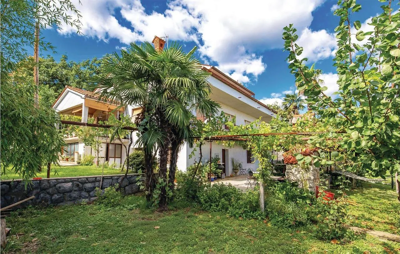 Cozy Apartment In Ika With House A Panoramic View