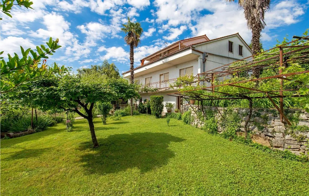 Cozy Apartment In Ika With House A Panoramic View