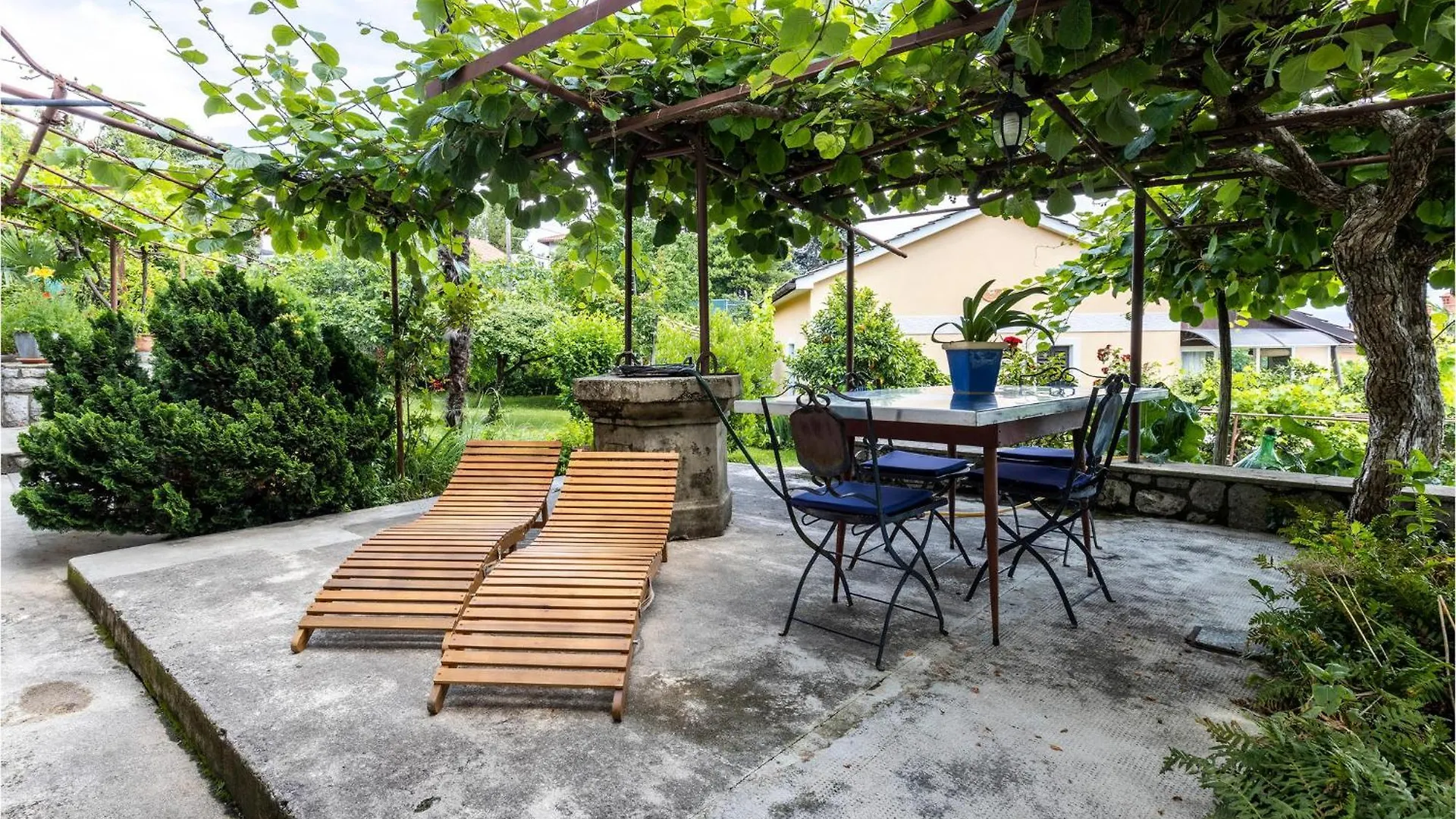 Cozy Apartment In Ika With House A Panoramic View
